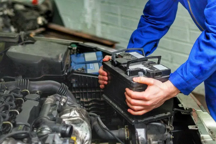 Можно ли установить на автомобиль аккумулятор большей ёмкости?