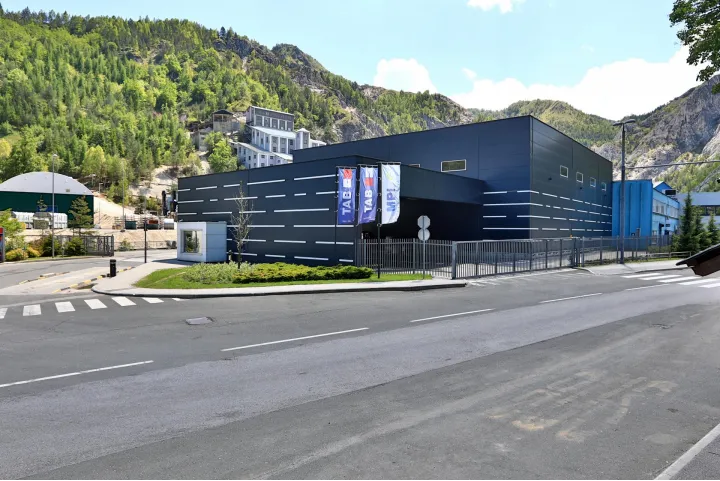 Поездка на аккумуляторный завод TAB