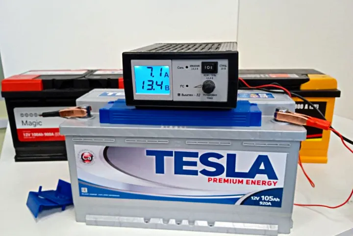 Как правильно заряжать автомобильный аккумулятор